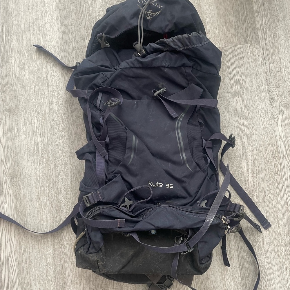 Osprey Black Kyte 36L Backpack